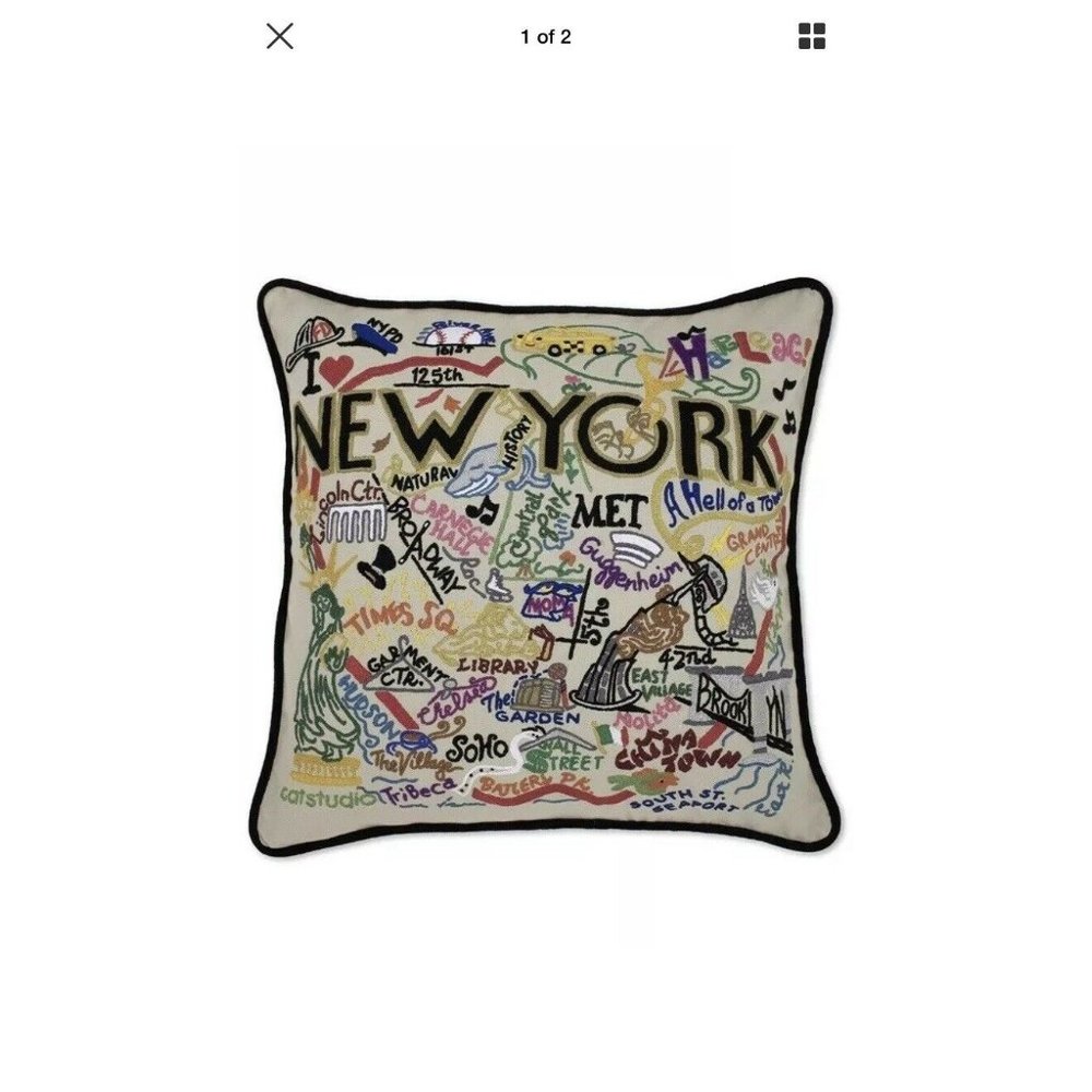 Cat Studio New York City Pillow NWT Manhattan THE BIG APPLE Embroidered Yankees!